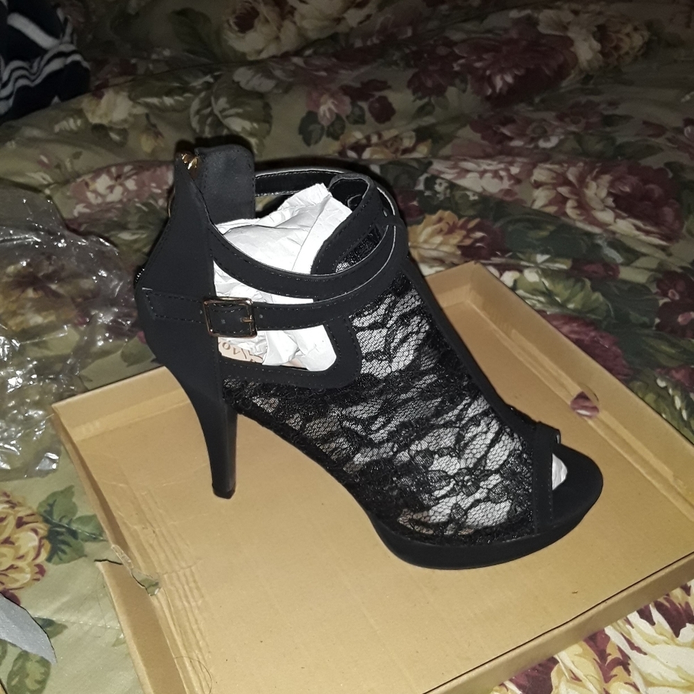 Love Mark heels
